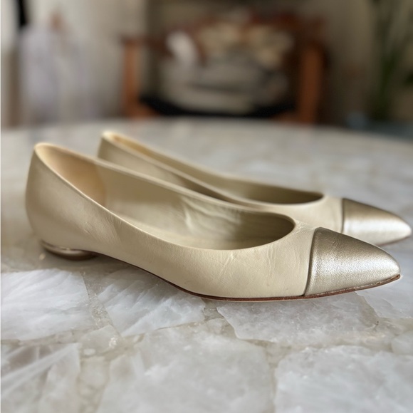 Chanel Cream Flats with Gold Pointed Toe Cap - Picture 1 of 9